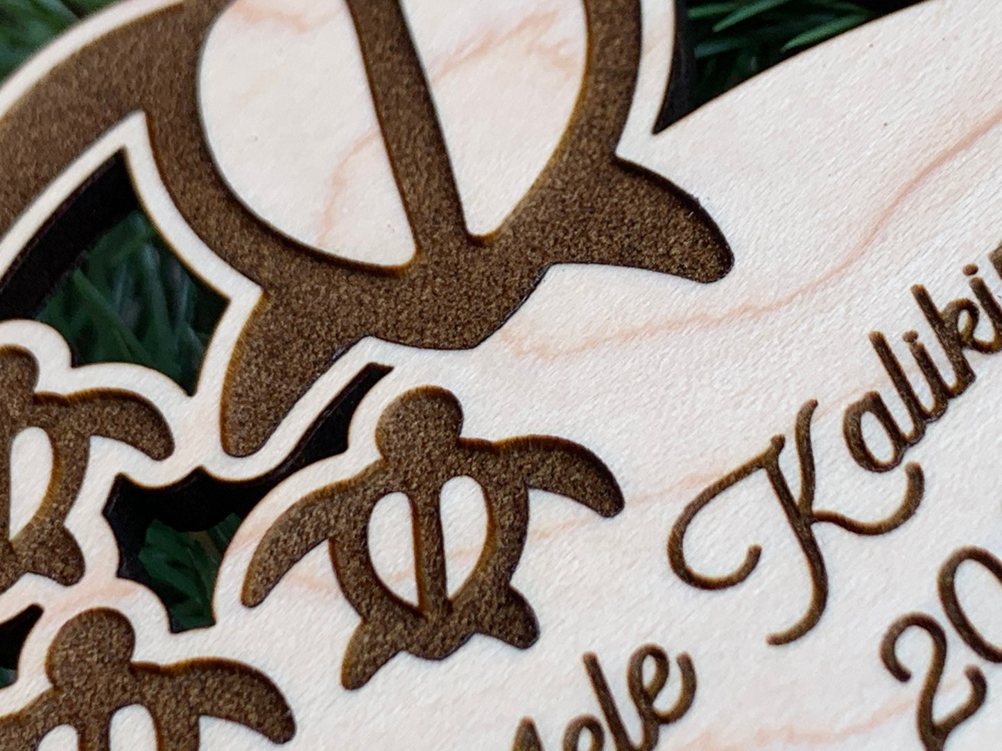 Mele Kalikimaka 2021 Honu, Hawaiian Turtle Ornament in Maple