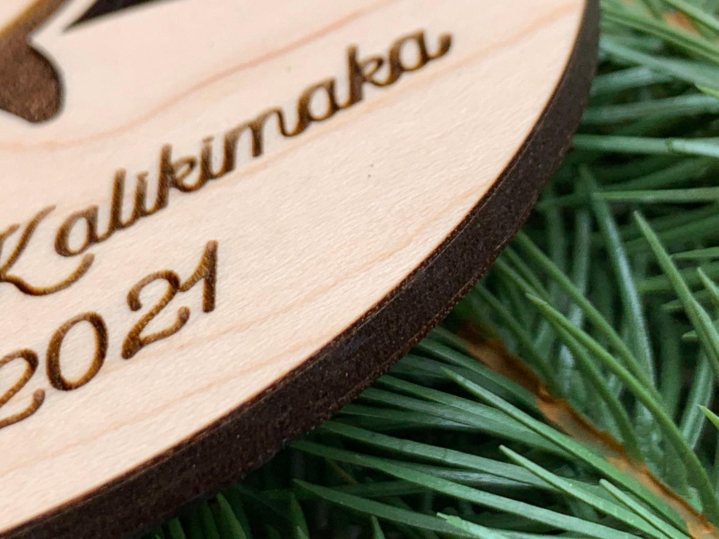 Mele Kalikimaka 2021 Honu, Hawaiian Turtle Ornament in Maple