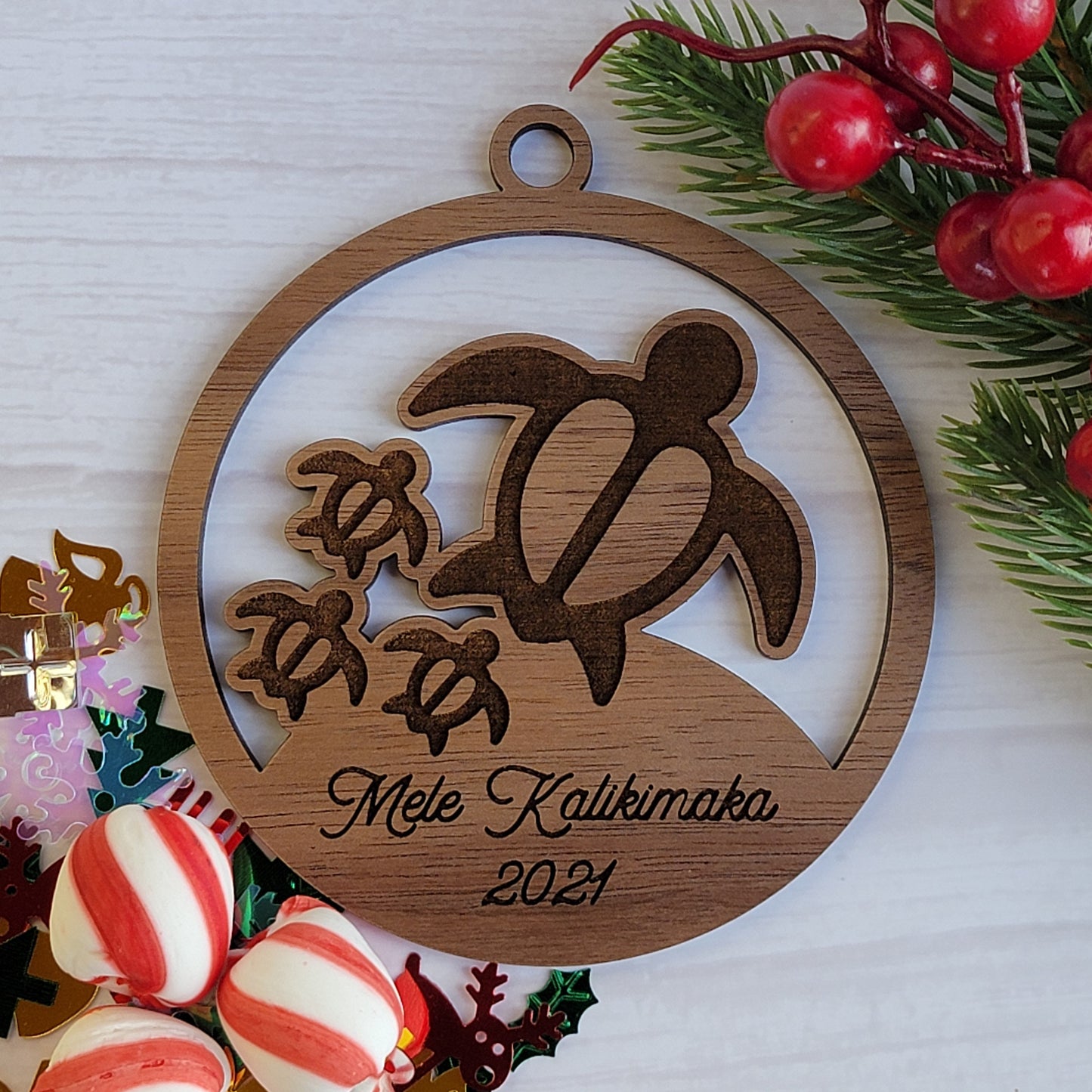 Mele Kalikimaka Custom Year Honu, Hawaiian Turtle Ornament in Walnut