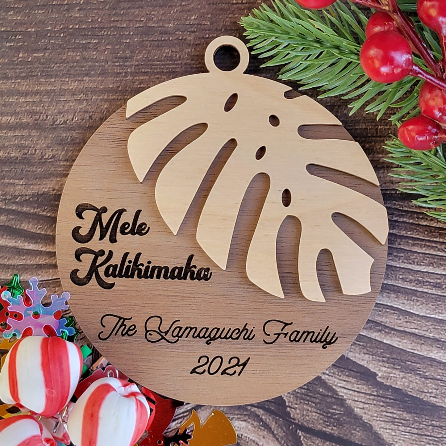 Personalized Monstera Leaf with Walnut Background - Christmas Ornament - Hawaii